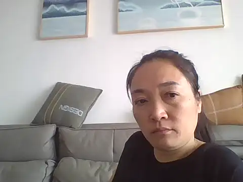 ZZXXMM520 online show from May 6, 2026, 5:35 am