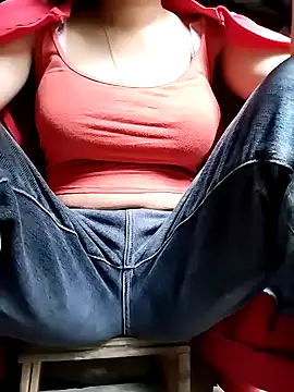 Snapshot of Maria-aa chatting on May 8, 2026, 12:49 am Maria-aa online show from May 8, 2026, 12:49 am