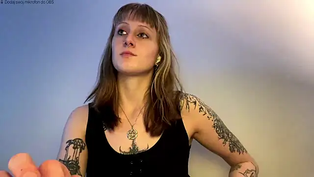 LaraLovely online show from June 3, 2026, 6:02 pm