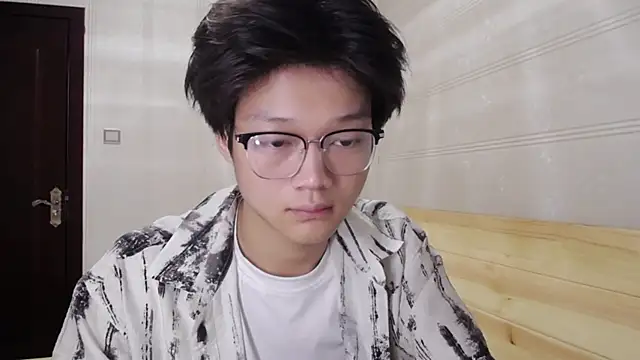 XJ-XIAOXIAO online show from May 5, 2026, 8:28 pm