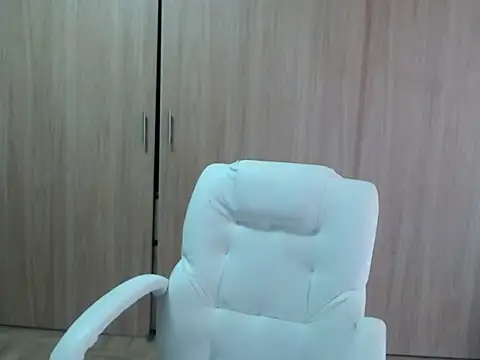 Snapshot of Haileey_ross chatting on May 15, 2026, 1:07 pm Haileey ross online show from May 15, 2026, 1:07 pm