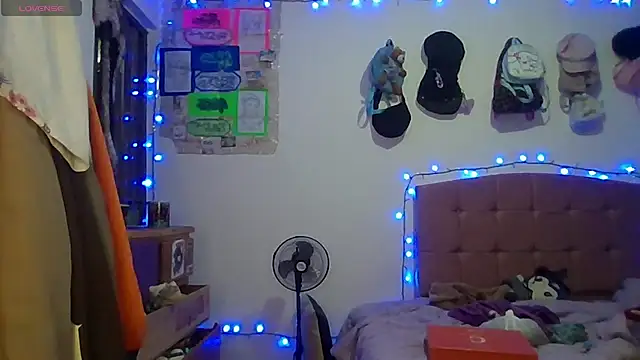 Snapshot of suky_fox chatting on June 25, 2026, 1:38 am suky fox online show from June 25, 2026, 1:38 am