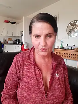 Velvet-Milf online show from June 16, 2026, 3:58 pm