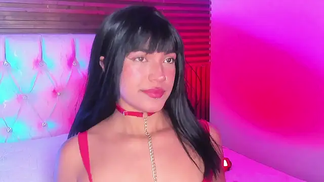 Snapshot of KatieRougee_ chatting on July 3, 2026, 10:27 pm KatieRougee online show from July 3, 2026, 10:27 pm