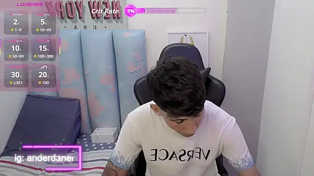 Snapshot of liam_play chatting on June 22, 2026, 5:37 am liam play online show from June 22, 2026, 5:37 am