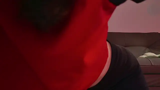 Snapshot of EmyM1lls chatting on May 12, 2026, 9:12 pm EmyM1lls online show from May 12, 2026, 9:12 pm