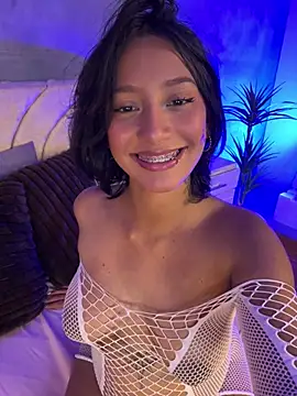 Snapshot of yazmin_rouse_ chatting on July 17, 2026, 2:40 am yazmin rouse online show from July 17, 2026, 2:40 am