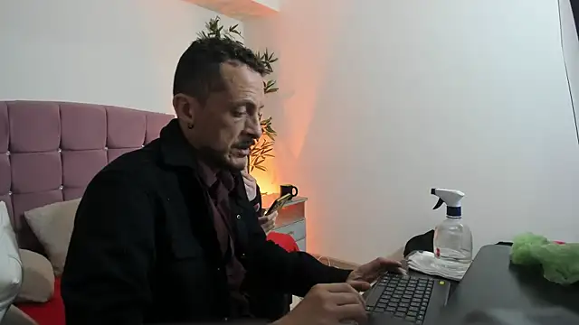 DarkRomanceXXX online show from July 24, 2026, 3:37 am