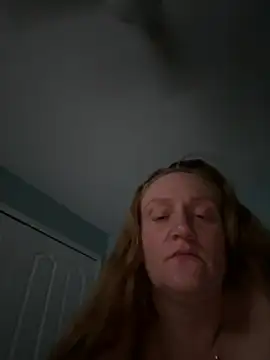 Snapshot of Kellilyn10 chatting on July 3, 2026, 2:51 am Kellilyn10 online show from July 3, 2026, 2:51 am