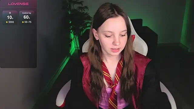 Snapshot of lolytaberry chatting on July 4, 2026, 2:40 am lolytaberry online show from July 4, 2026, 2:40 am
