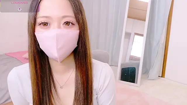 ako-chan online show from May 17, 2026, 6:33 am