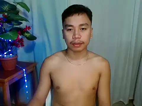 Snapshot of urasiankevin chatting on July 5, 2026, 8:16 pm urasiankevin online show from July 5, 2026, 8:16 pm