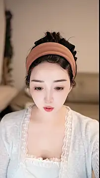 singer-wenwan online show from June 1, 2026, 12:40 pm