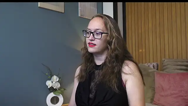 JasmineWhite online show from June 30, 2026, 4:46 am
