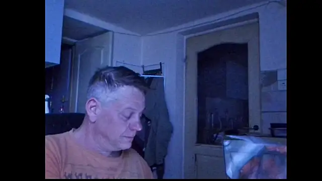 Sexycouple3518 online show from May 8, 2026, 8:03 pm
