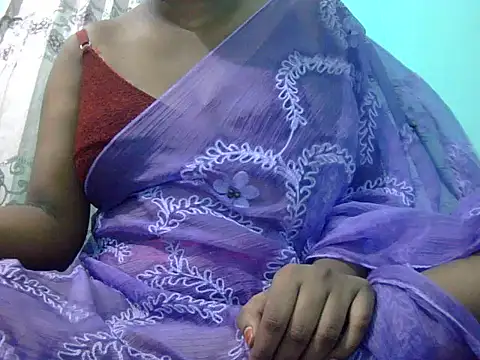 angelqueen19 online show from June 25, 2026, 6:34 pm