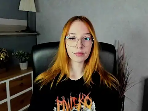 foxSonya online show from May 15, 2026, 5:36 am