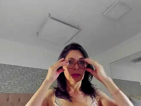 lena gray online show from June 8, 2026, 1:44 pm