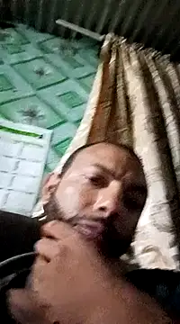 Snapshot of Camodick chatting on February 3, 2025, 6:39 pm Camodick online show from February 3, 2025, 6:39 pm