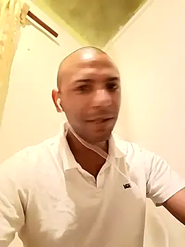 Snapshot of Camodick chatting on February 16, 2025, 7:27 pm Camodick online show from February 16, 2025, 7:27 pm