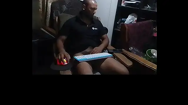 Snapshot of Camodick chatting on February 19, 2025, 11:14 pm Camodick online show from February 19, 2025, 11:14 pm