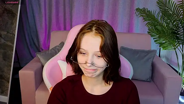 AliceJohansone online show from May 20, 2026, 1:34 am