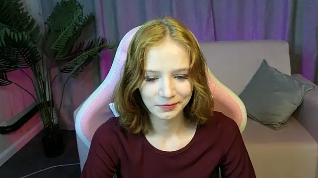 AliceJohansone online show from July 4, 2026, 1:56 am