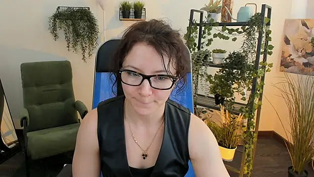 AureliaGleam online show from May 11, 2026, 4:29 am