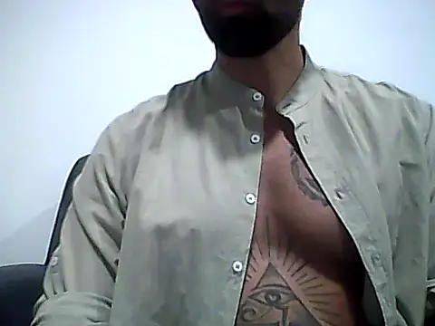 Alessandromagno8 online show from May 11, 2026, 9:15 am