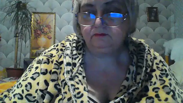 MarinaFarina53 online show from June 2, 2026, 9:28 pm