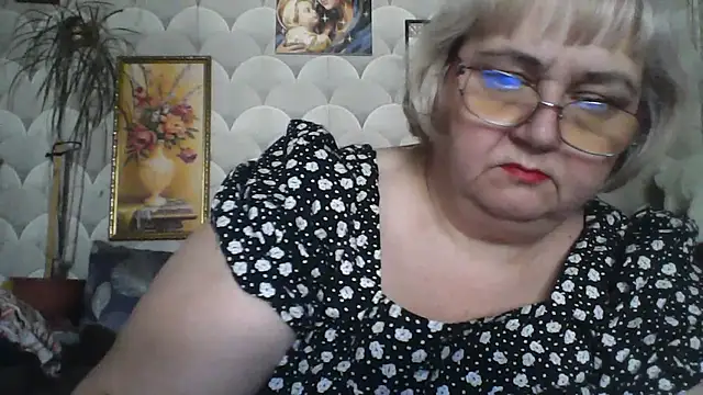 MarinaFarina53 online show from June 10, 2026, 5:50 am