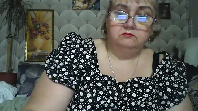 MarinaFarina53 online show from June 12, 2026, 6:45 am