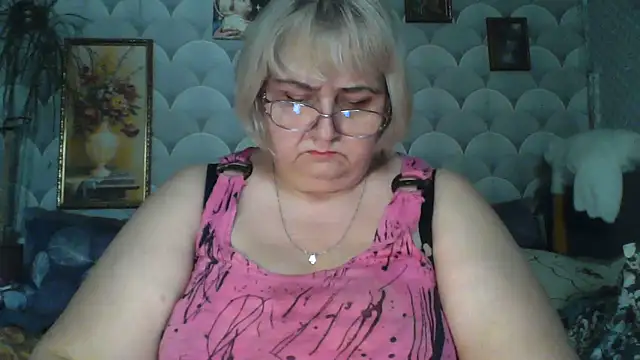MarinaFarina53 online show from June 17, 2026, 5:21 am