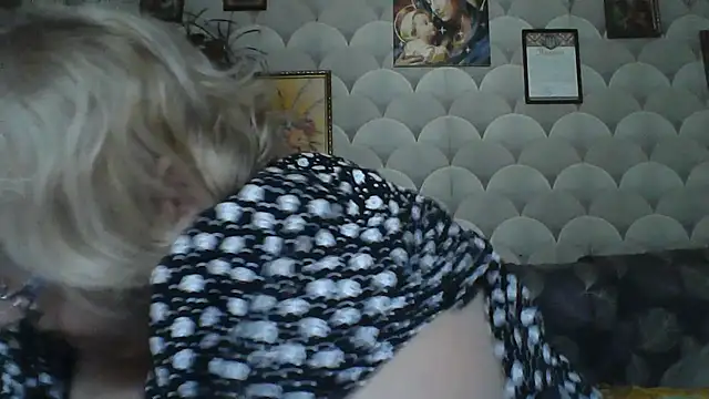 MarinaFarina53 online show from June 26, 2026, 5:23 am