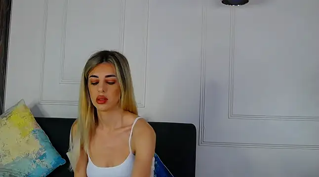 IvyLustt online show from June 25, 2026, 5:12 am