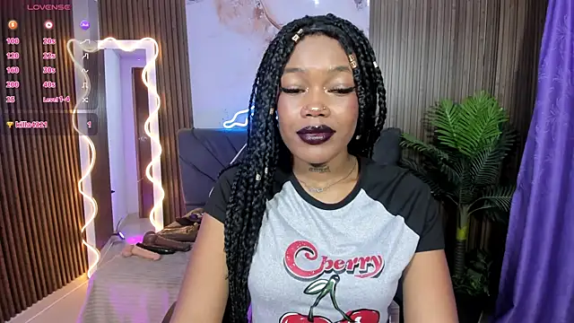 CRISTALBROKE TAY online show from June 17, 2026, 7:04 pm