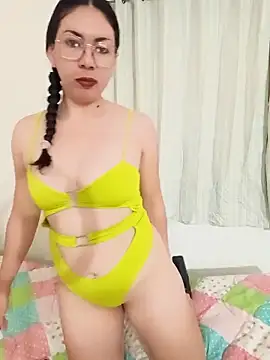Snapshot of Mia_essence chatting on May 29, 2026, 2:48 pm Mia essence online show from May 29, 2026, 2:48 pm