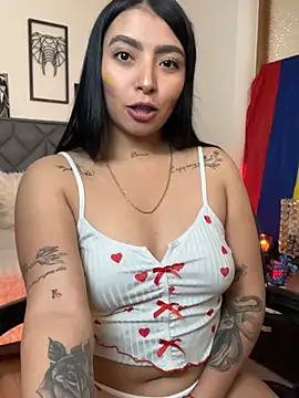 Snapshot of Nina_vell chatting on June 23, 2026, 1:31 pm Nina vell online show from June 23, 2026, 1:31 pm