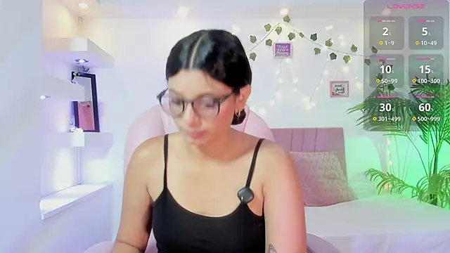 Snapshot of isabel_space chatting on June 16, 2026, 2:52 pm isabel space online show from June 16, 2026, 2:52 pm