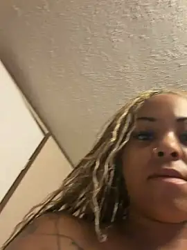Snapshot of Missprettythang chatting on May 11, 2026, 5:21 pm Missprettythang online show from May 11, 2026, 5:21 pm