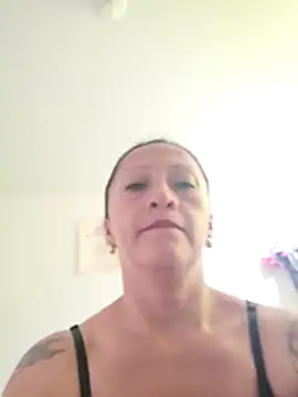 Vely  online show from June 17, 2026, 8:21 pm