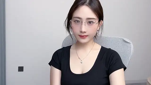  222Mia online show from June 17, 2026, 11:23 am