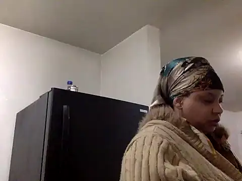 Snapshot of Fetiishjoiqueen chatting on May 21, 2026, 8:27 pm Fetiishjoiqueen online show from May 21, 2026, 8:27 pm