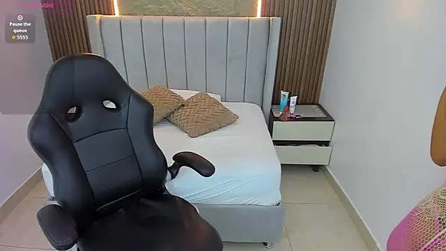 ABBIECARSON online show from June 17, 2026, 12:29 pm