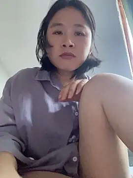 Snapshot of Iridessa- chatting on July 3, 2026, 11:22 pm Iridessa- online show from July 3, 2026, 11:22 pm