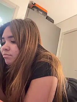 daniniescobar online show from May 11, 2026, 10:54 am