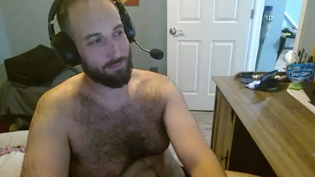 Snapshot of dannyboyx69 chatting on May 14, 2026, 2:40 am dannyboyx69 online show from May 14, 2026, 2:40 am