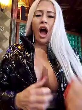 Snapshot of MILFBARBY chatting on December 27, 2024, 9:17 am MILFBARBY online show from December 27, 2024, 9:17 am