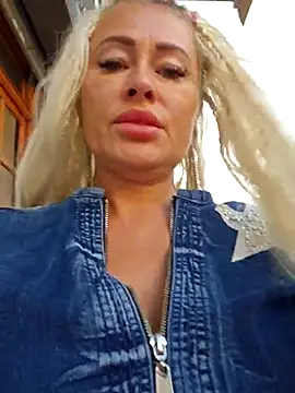 Snapshot of MILFBARBY chatting on September 15, 2025, 7:08 am MILFBARBY online show from September 15, 2025, 7:08 am