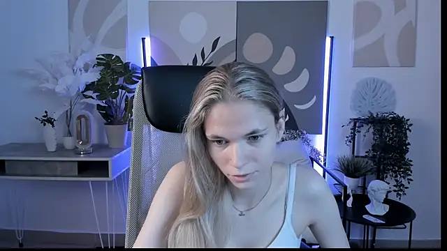 Snapshot of effyfetcher chatting on July 5, 2026, 10:00 am effyfetcher online show from July 5, 2026, 10:00 am